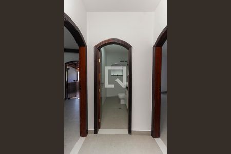 Casa à venda com 180m², 2 quartos e 3 vagas Casa à venda com 180m², 2 quartos e 3 vagasHall