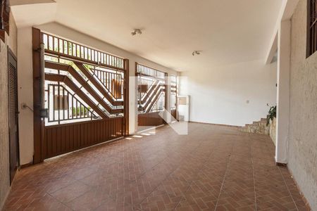 Casa à venda com 180m², 2 quartos e 3 vagas Casa à venda com 180m², 2 quartos e 3 vagasGaragem