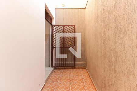 Casa à venda com 180m², 2 quartos e 3 vagas Casa à venda com 180m², 2 quartos e 3 vagasCorredor Externo