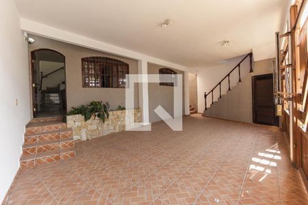 Casa à venda com 180m², 2 quartos e 3 vagas Casa à venda com 180m², 2 quartos e 3 vagasGaragem
