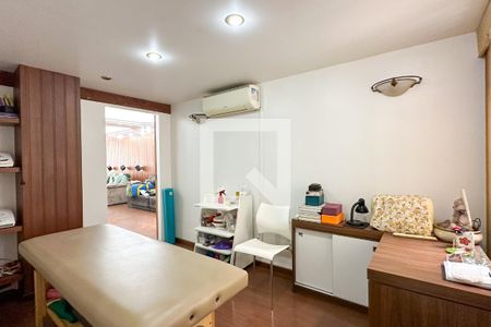 Quarto 01 de apartamento para alugar com 4 quartos, 210m² em Copacabana, Rio de Janeiro