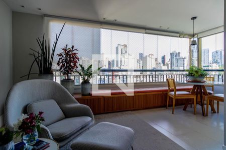 Varanda de apartamento à venda com 4 quartos, 125m² em Vila Andrade, São Paulo