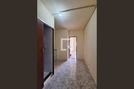 Sala/Cozinha de apartamento para alugar com 1 quarto, 25m² em Rocha, São Gonçalo