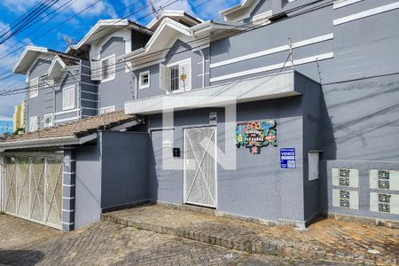 Casa de condomínio à venda com 181m², 3 quartos e 2 vagas Casa de condomínio à venda com 181m², 3 quartos e 2 vagasFachada do Condomínio
