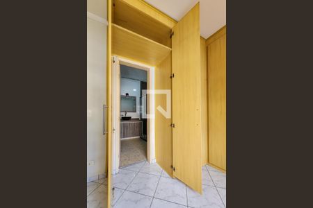 Casa de condomínio à venda com 181m², 3 quartos e 2 vagas Casa de condomínio à venda com 181m², 3 quartos e 2 vagasSuíte 2