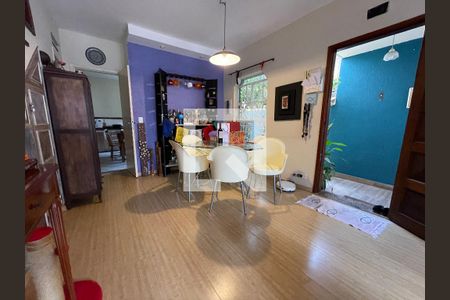 Sala de casa de condomínio à venda com 3 quartos, 130m² em Vila Polopoli, São Paulo