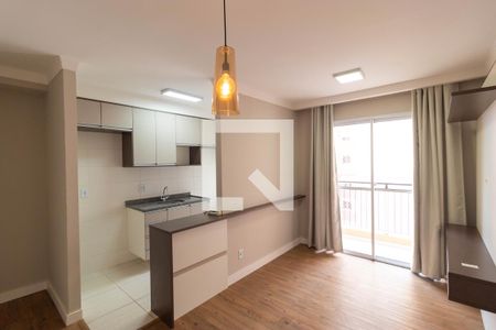 Salas de apartamento para alugar com 2 quartos, 57m² em Vila Satúrnia, Campinas