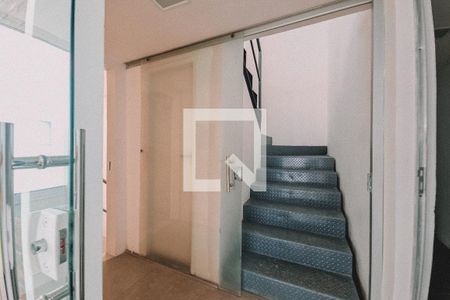 Escada corredor de casa para alugar com 3 quartos, 220m² em Rio Vermelho, Salvador