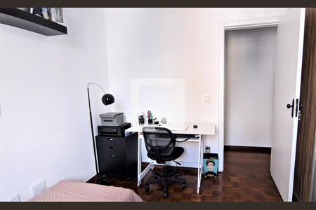 Quarto de apartamento à venda com 3 quartos, 98m² em Santo Antônio, Belo Horizonte