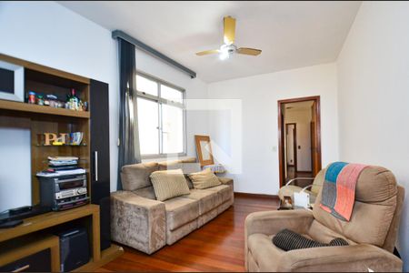 Sala de estar de apartamento para alugar com 3 quartos, 95m² em Santa Tereza, Belo Horizonte