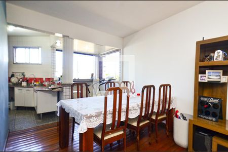 Sala de jantar de apartamento para alugar com 3 quartos, 95m² em Santa Tereza, Belo Horizonte