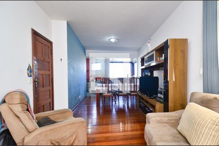 Sala de estar de apartamento para alugar com 3 quartos, 95m² em Santa Tereza, Belo Horizonte