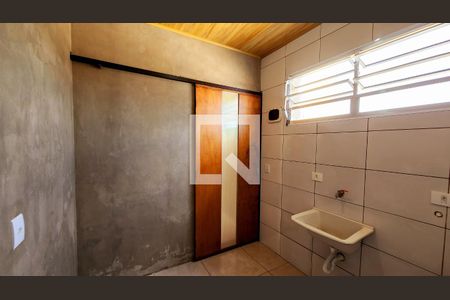 Área de Serviço de casa para alugar com 2 quartos, 70m² em Jardim Guanabara, Jundiaí