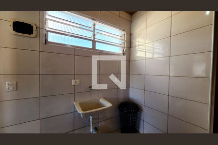 Área de Serviço de casa para alugar com 2 quartos, 70m² em Jardim Guanabara, Jundiaí