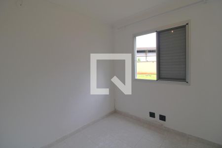 Quarto 2 de apartamento para alugar com 2 quartos, 60m² em Jardim Sabara, São Paulo