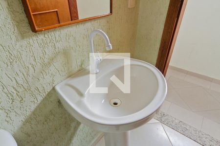 Lavabo de casa para alugar com 2 quartos, 134m² em Piqueri, São Paulo