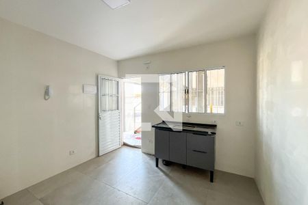 Sala/Cozinha de apartamento para alugar com 1 quarto, 30m² em Jardim Mangalot, São Paulo