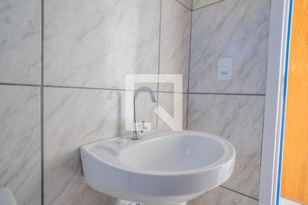 Banheiro de apartamento para alugar com 1 quarto, 42m² em Teresópolis, Porto Alegre