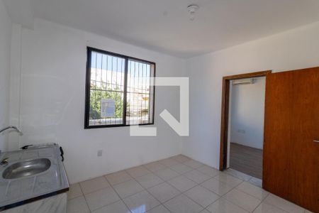 Sala/Cozinha de apartamento para alugar com 1 quarto, 35m² em Teresópolis, Porto Alegre