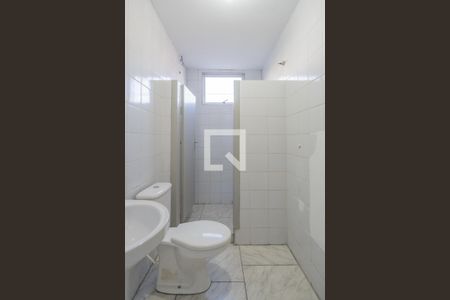 Banheiro de apartamento para alugar com 1 quarto, 50m² em Teresópolis, Porto Alegre