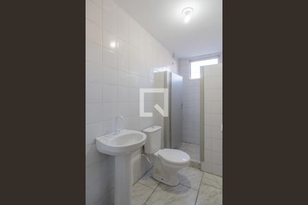 Banheiro de apartamento para alugar com 1 quarto, 50m² em Teresópolis, Porto Alegre