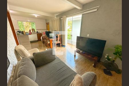 Sala de TV de apartamento para alugar com 1 quarto, 25m² em Cachoeira do Bom Jesus, Florianópolis