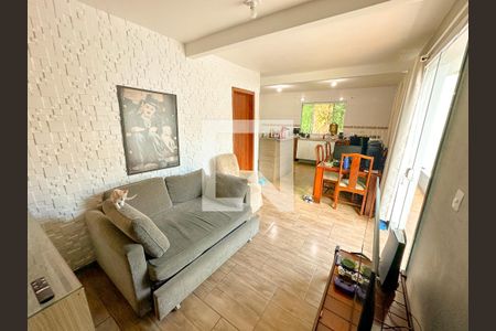 Sala de TV de apartamento para alugar com 1 quarto, 25m² em Cachoeira do Bom Jesus, Florianópolis