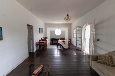 Sala 1 de casa à venda com 4 quartos, 590m² em Piratininga, Niterói