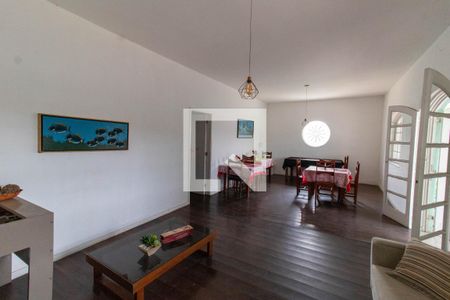 Sala 1 de casa à venda com 4 quartos, 590m² em Piratininga, Niterói