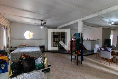 Sala 2 de casa à venda com 4 quartos, 590m² em Piratininga, Niterói