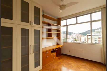 Quarto 1 de apartamento para alugar com 3 quartos, 105m² em Botafogo, Rio de Janeiro