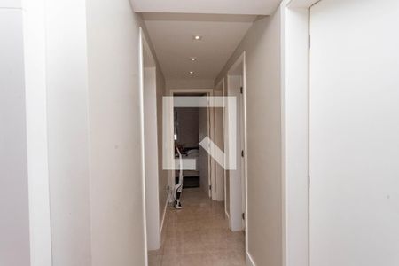 Corredor  de apartamento à venda com 4 quartos, 105m² em Centro, Diadema