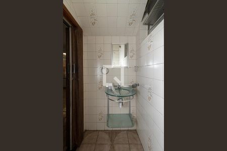 lavabo de casa para alugar com 3 quartos, 172m² em Vila Santo Estefano, São Paulo