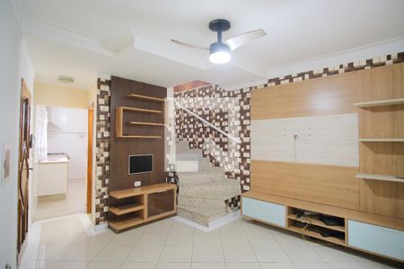 Sala de casa para alugar com 2 quartos, 120m² em Vila Guilhermina, São Paulo