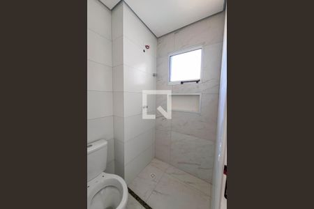 Banheiro de apartamento para alugar com 1 quarto, 38m² em Vila Mangalot, São Paulo