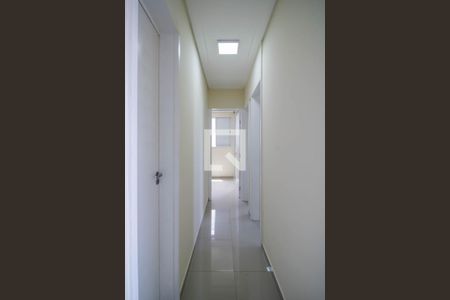 Corredor de apartamento para alugar com 3 quartos, 57m² em Vila Pirajussara, São Paulo