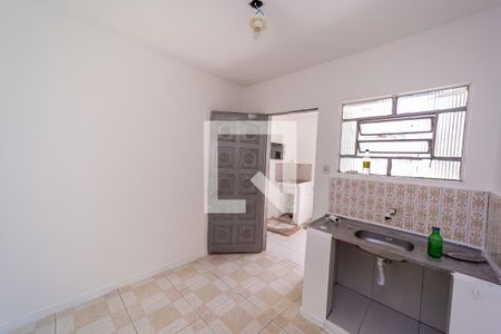 Cozinha de casa para alugar com 1 quarto, 40m² em Vila Paranagua, São Paulo