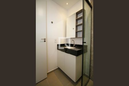 Banheiro de kitnet/studio à venda com 1 quarto, 26m² em Cerqueira César, São Paulo