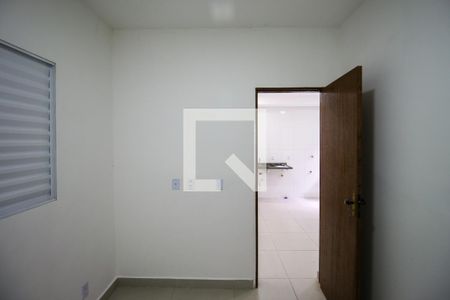 Quarto 1 de apartamento para alugar com 2 quartos, 40m² em Vila Taquari, São Paulo