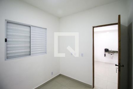 Quarto 1 de apartamento para alugar com 2 quartos, 40m² em Vila Taquari, São Paulo