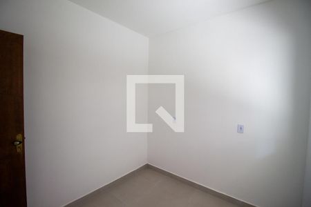 Quarto 1 de apartamento para alugar com 2 quartos, 40m² em Vila Taquari, São Paulo