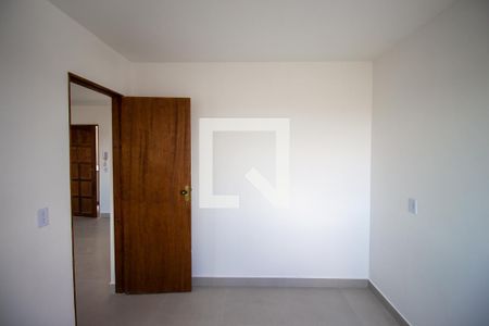 Quarto 1 de apartamento para alugar com 2 quartos, 40m² em Vila Taquari, São Paulo