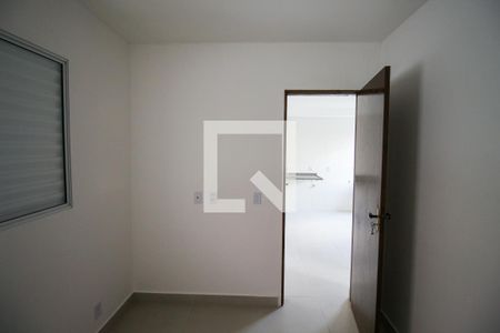 Quarto 1 de apartamento para alugar com 2 quartos, 40m² em Vila Taquari, São Paulo