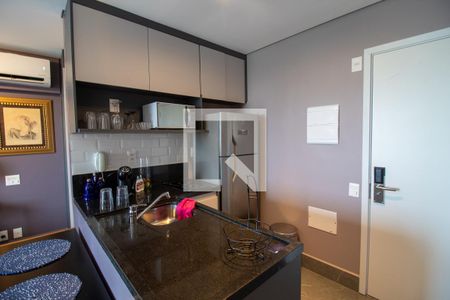 Cozinha de apartamento para alugar com 1 quarto, 37m² em Pinheiros, São Paulo