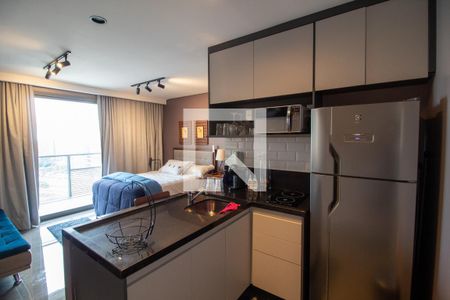 Cozinha de apartamento para alugar com 1 quarto, 37m² em Pinheiros, São Paulo