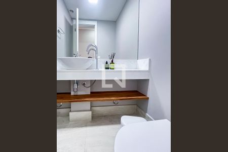 Lavabo de apartamento para alugar com 2 quartos, 79m² em Alto da Boa Vista, São Paulo