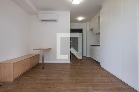 Banheiro de kitnet/studio para alugar com 1 quarto, 24m² em Pinheiros, São Paulo