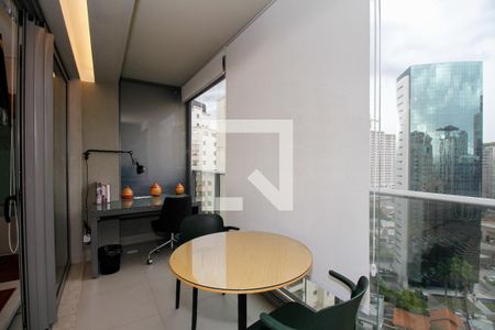 Varanda de kitnet/studio para alugar com 1 quarto, 38m² em Pinheiros, São Paulo