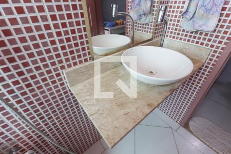 Casa à venda com 123m², 5 quartos e 1 vaga Casa à venda com 123m², 5 quartos e 1 vagaBanheiro