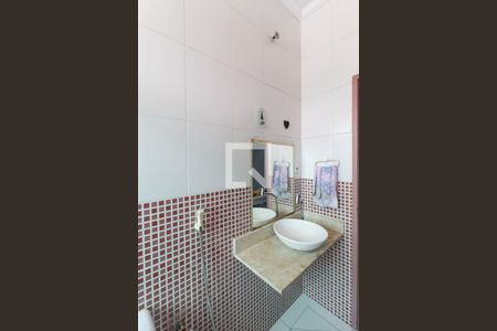 Casa à venda com 123m², 5 quartos e 1 vaga Casa à venda com 123m², 5 quartos e 1 vagaBanheiro